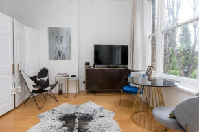 1 Bedroom Flat next to Holland Park!